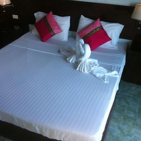 Feng Shui House Hotel Patong Bagian luar foto