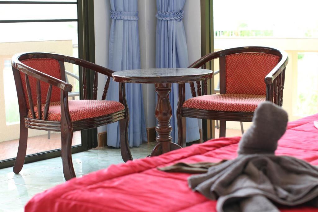 Feng Shui House Hotel Patong Bagian luar foto