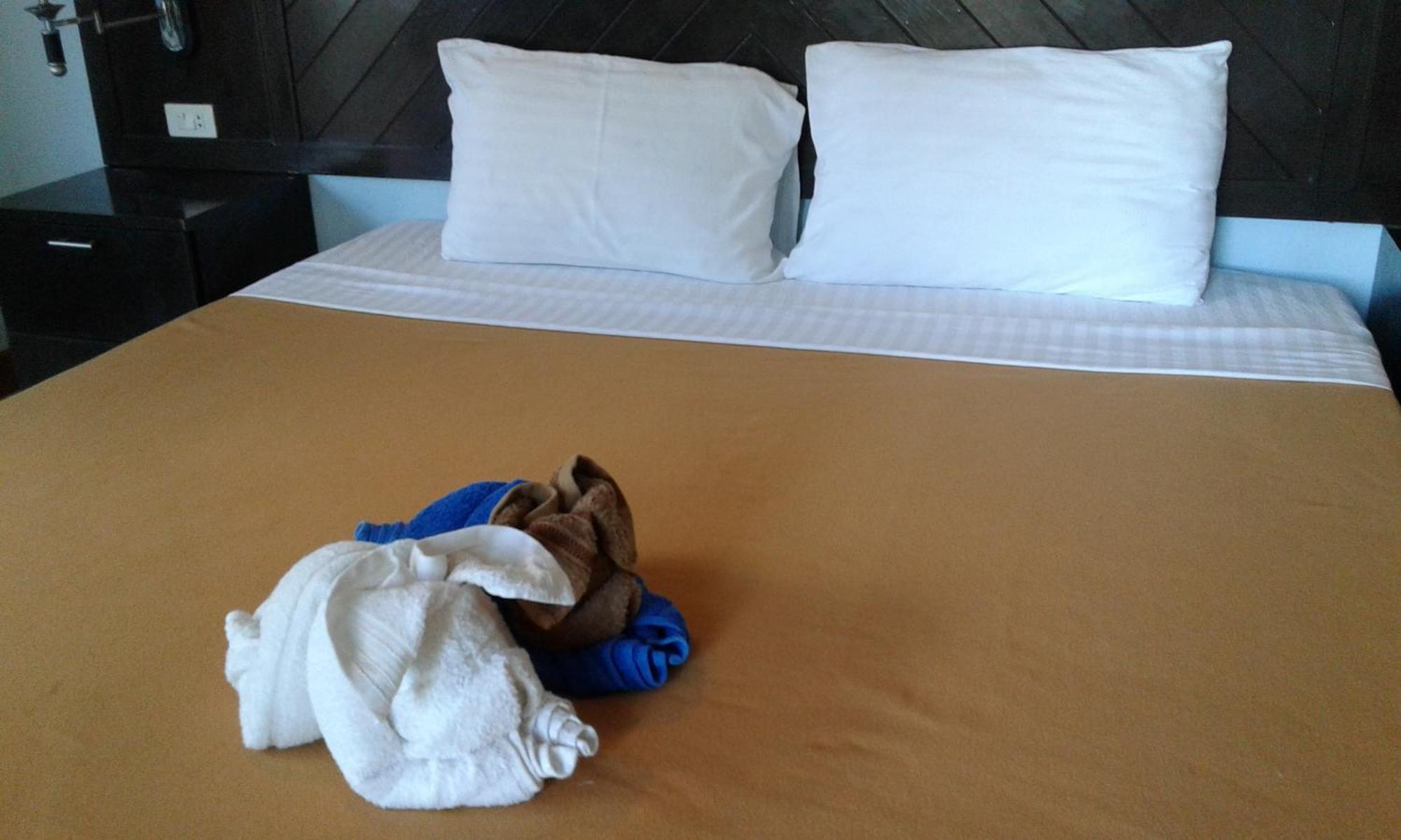 Feng Shui House Hotel Patong Bagian luar foto