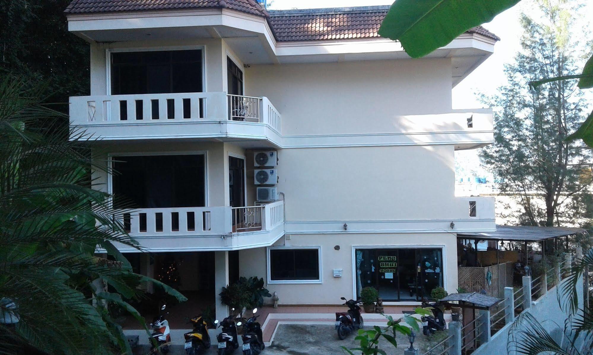 Feng Shui House Hotel Patong Bagian luar foto