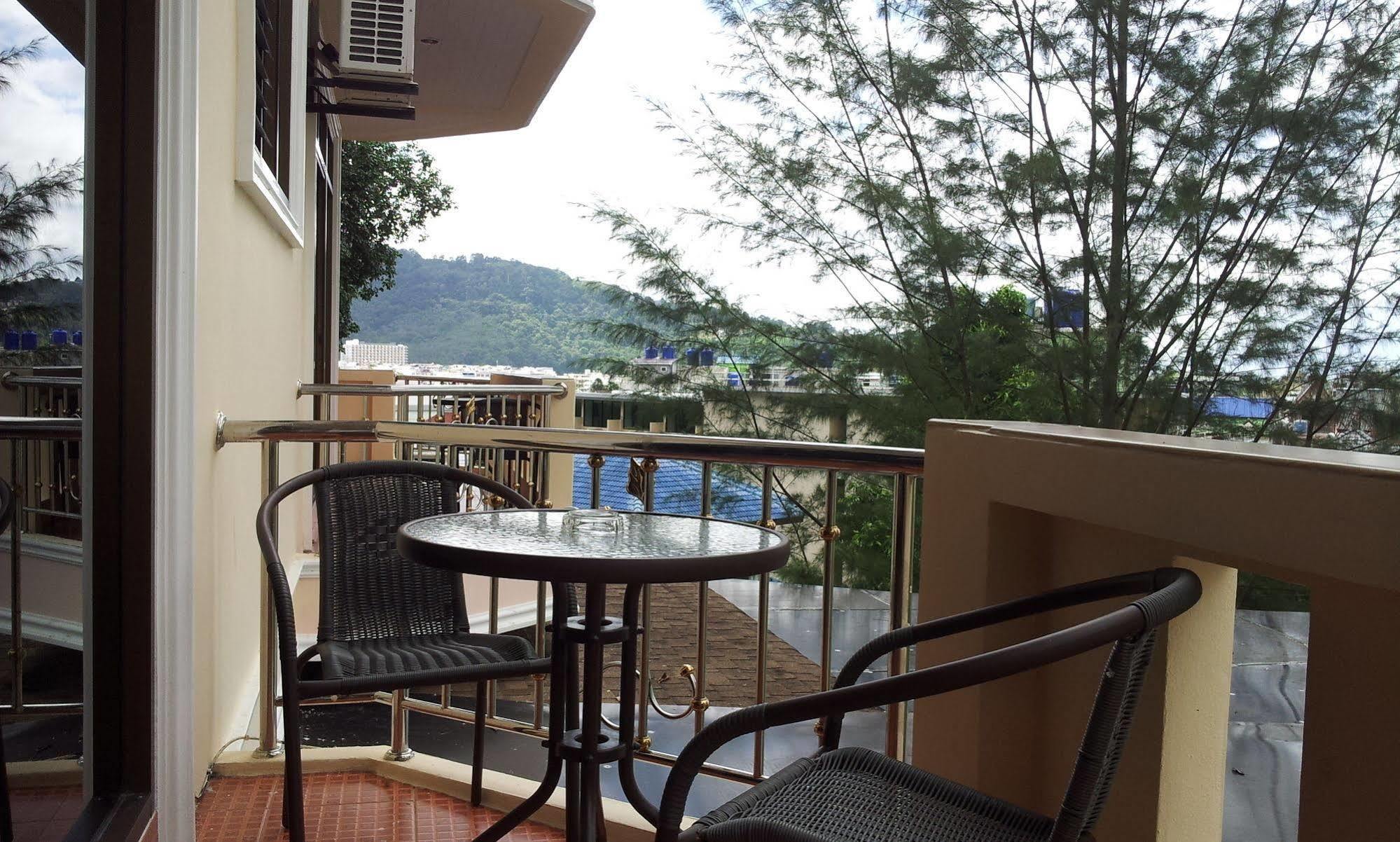 Feng Shui House Hotel Patong Bagian luar foto